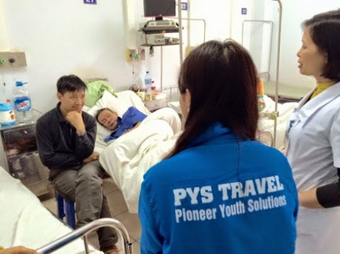 PYS Travel tặng quà bệnh nhân nghèo tại Bệnh viện E