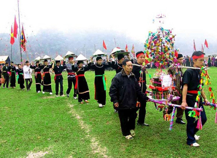 lễ hội xuống đồng sapa