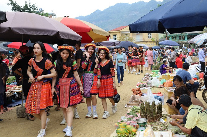 chợ phiên san thàng lai châu