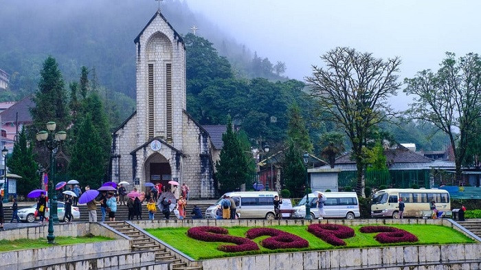 nhà thời đá sapa - lào cai