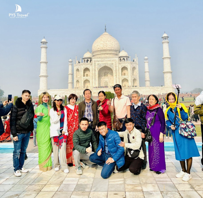 Check-in tại Taj Mahal là điều mọi du khách đều thích thú