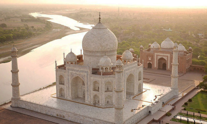 Taj Mahal có  kiến trúc lộng lẫy