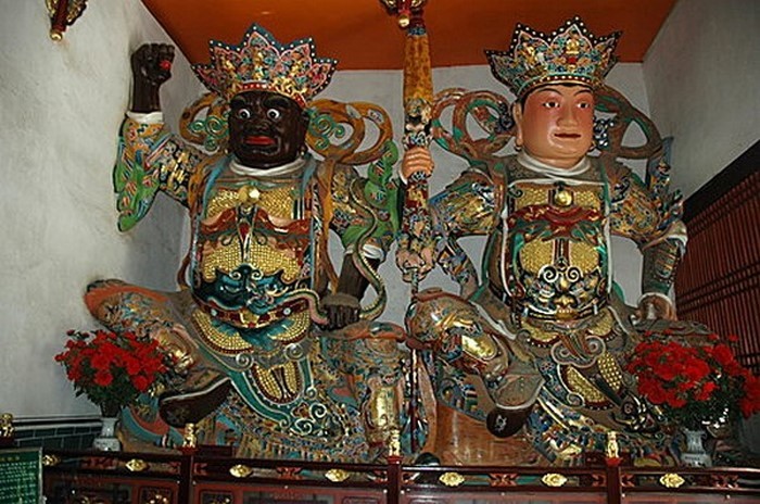 tượng La Hán trong chùa