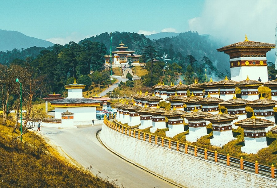 Dochula-Bhutan-1 (Copy).jpg