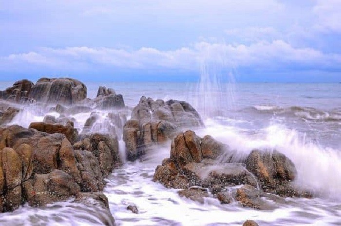 Những mỏm đá tuyệt đẹp tại biển Phước Hải