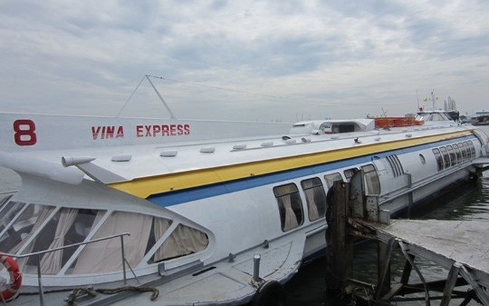 Tàu cánh ngầm Vina Express đi vũng tàu