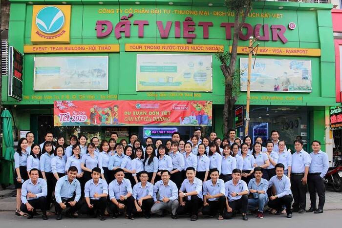 nhân viên của Đất Việt Tour