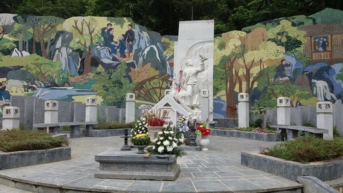 mộ anh hùng Kim Đồng