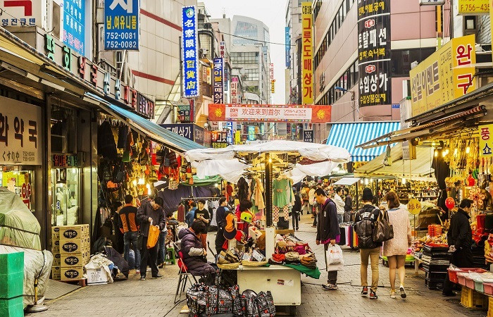Mua sắm ở chợ Namdaemun chắc chắn là trải nghiệm khó quên cho du khách