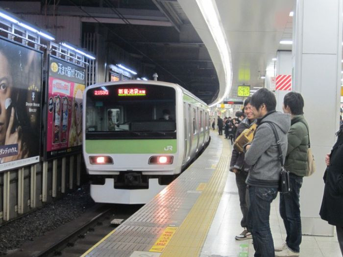 Tàu điện ngầm phổ biến ở Tokyo