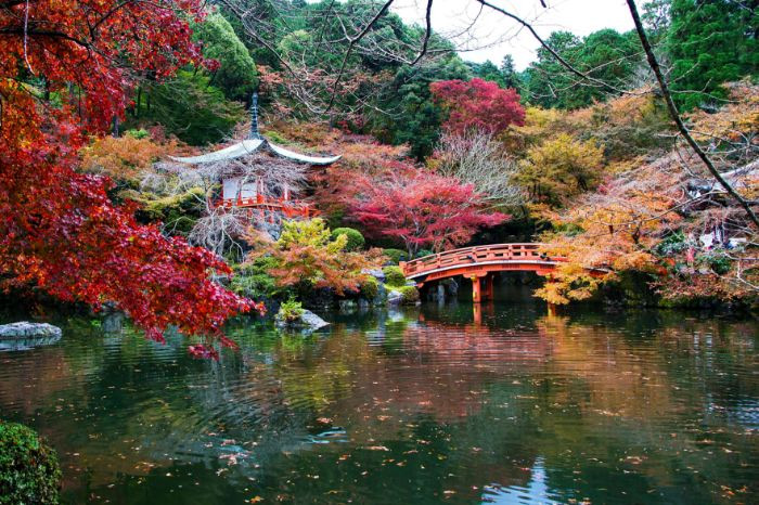 Chùa Daigo-ji cổ kính thu mình trong sắc đỏ mùa thu