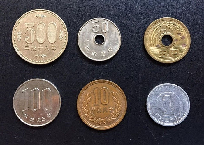 thiết kế của đồng 5 yên và đồng 50 yên