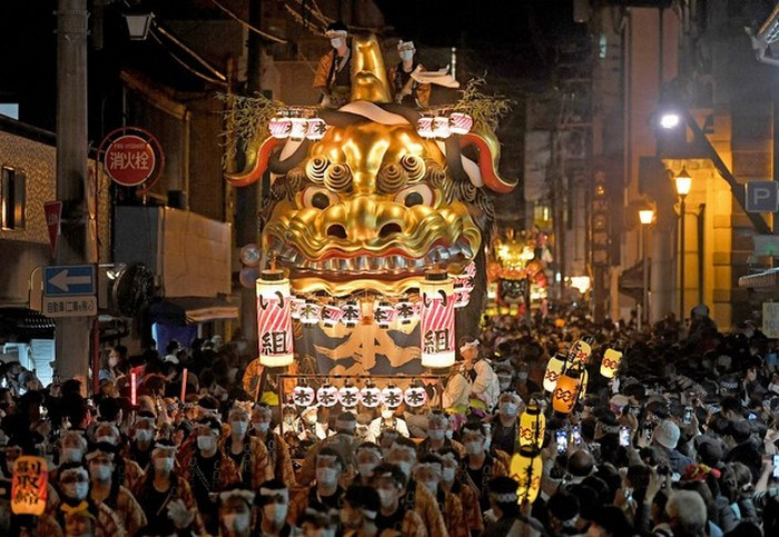 Lễ hội Karatsu Kunchi là một lễ hội đặc sắc của Nhật Bản