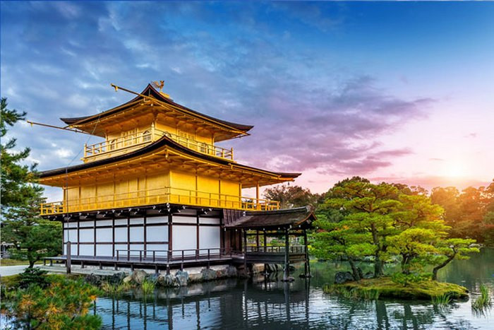 Kinkaku-ji (Chùa Vàng) vô cùng nổi tiếng ở Kyoto