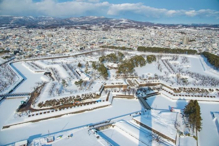 Pháo đài Goryokaku phủ tuyết