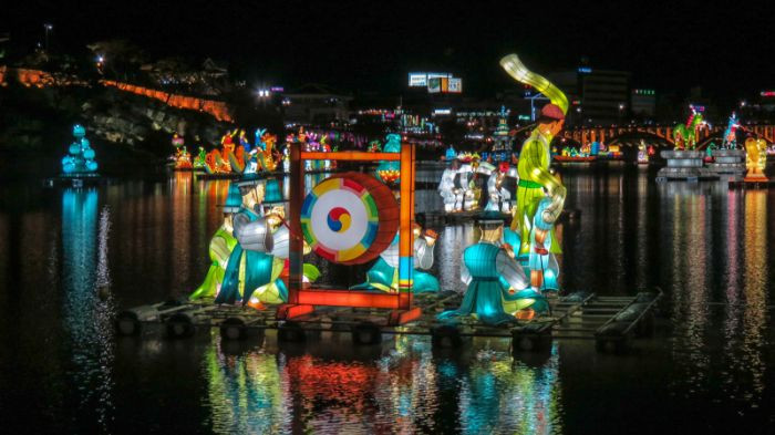 Lễ hội lồng đèn Jinju