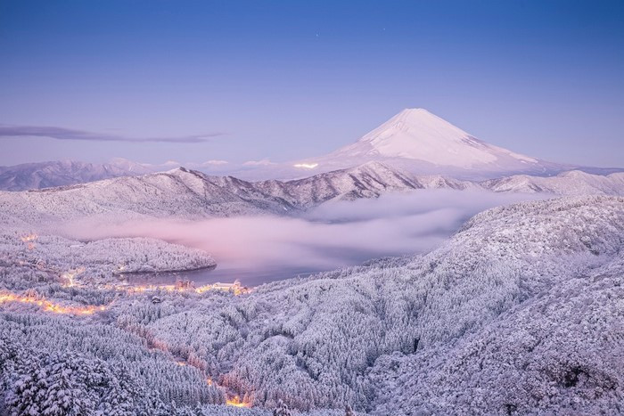 Khung cảnh hồ Hakone vào mùa đông nhìn từ trên cao