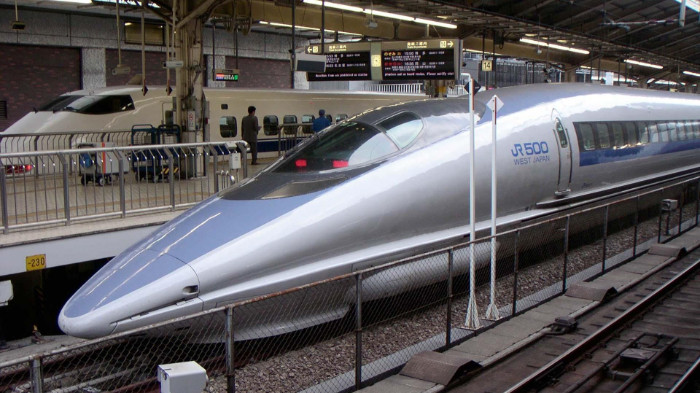  Shinkansen giúp du khách di chuyển thuận tiện hai nơi