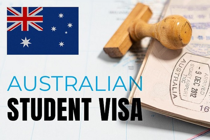 Nộp hồ sơ xin visa
