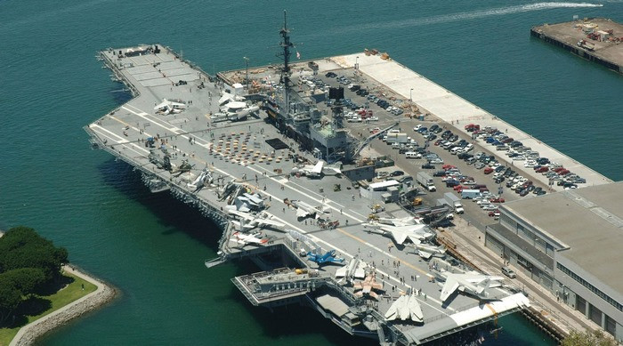 USS-Midway-pystravel.jpg