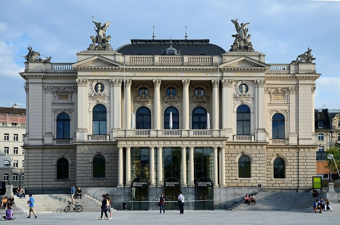 Zurich-Opera-house-pystravel.jpg