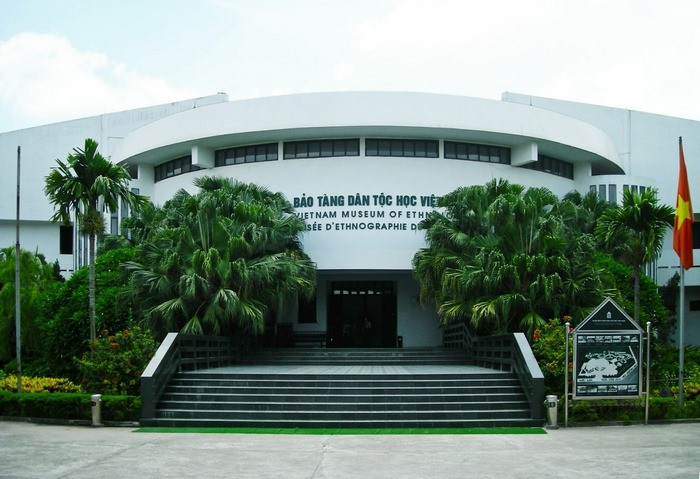 Tham quan Bảo tàng Dân tộc học Việt Nam