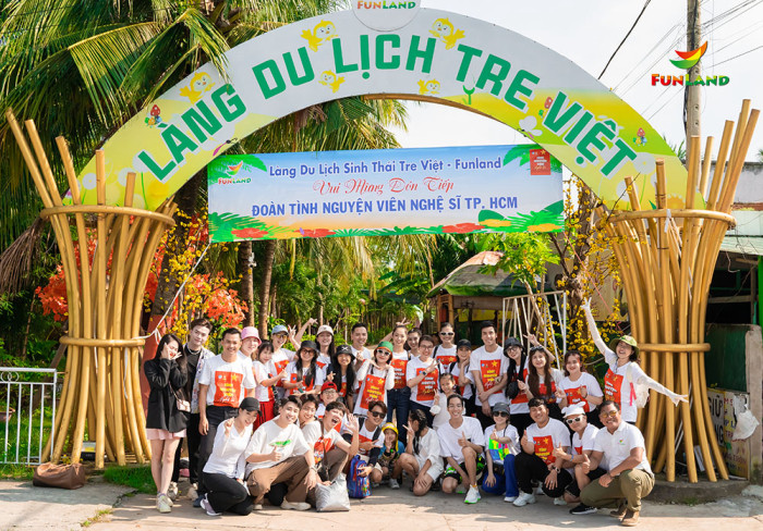 Làng du lịch sinh thái Tre Việt