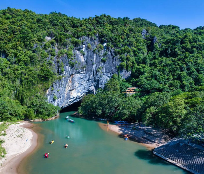 Vườn quốc gia Phong Nha - Kẻ Bàng với cảnh quan thiên nhiên hùng vĩ 