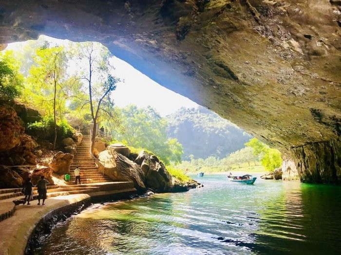 Phiêu lưu trong động Phong Nha là trải nghiệm tuyệt vời