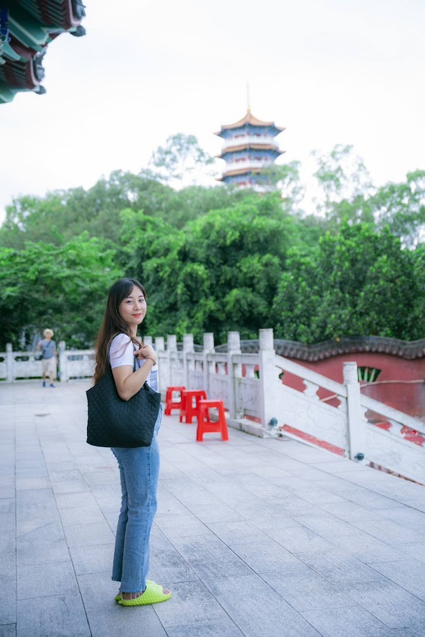 Tháp Vạn Xương là công trình cao nhất tại Công viên hữu nghị Việt - Trung