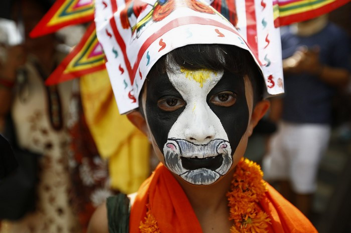 Bé trai gai jatra 