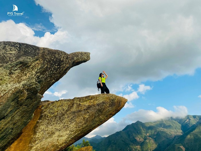 Mỏm cá heo Tà xùa