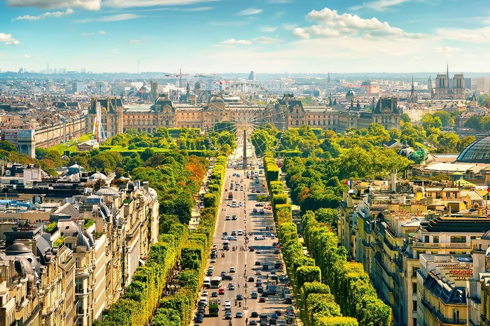 dai-lo-Champs-Elysees-pystravel.jpg