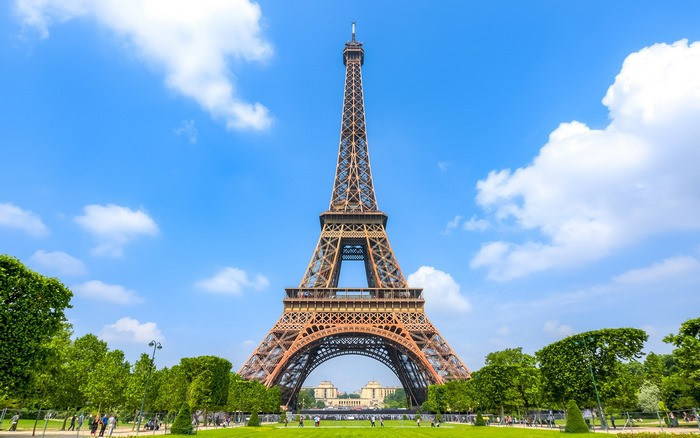 thap-Eiffel-pystravel.jpg