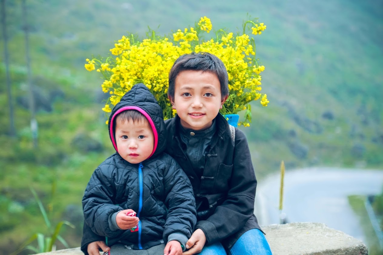 Những đứa trẻ em vùng cao Hà Giang - Cuộc sống nơi cao nguyên đá