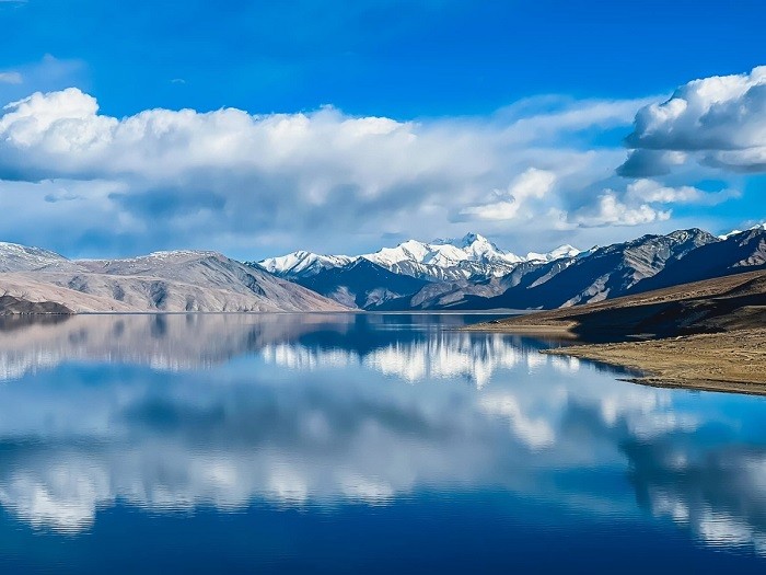 Vẻ đẹp thơ mộng kỳ vĩ của các hồ nước ở Ladakh Ấn Độ
