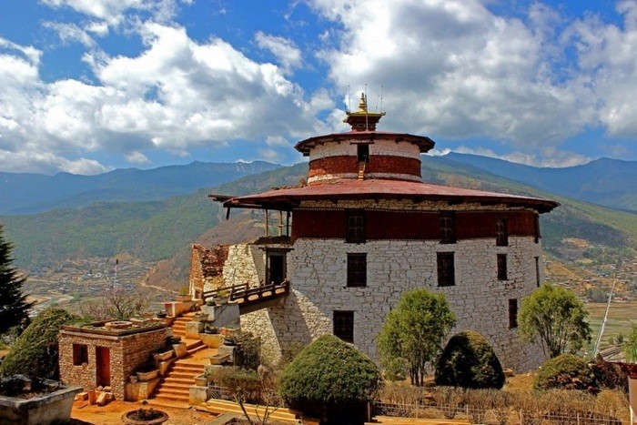 Trả lời câu hỏi: “Du lịch Bhutan mùa nào đẹp nhất?”