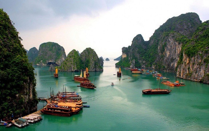 Review du lịch Vịnh Lan Hạ - “Hòn ngọc xanh” của miền Bắc