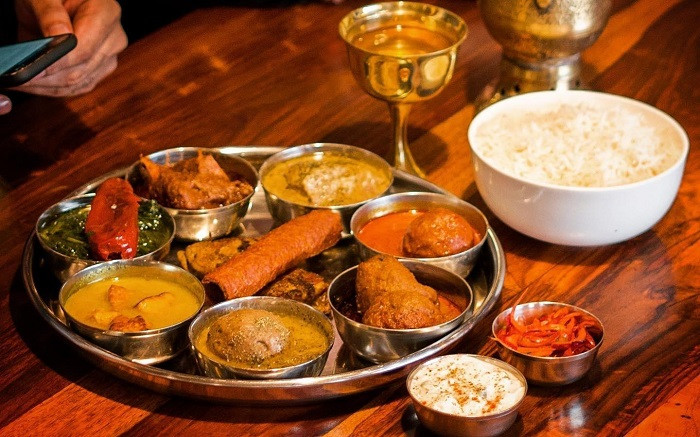 Món ăn đường phố Ấn Độ Thali - món ăn gói gọn cả nền ẩm thực Ấn Độ