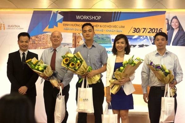 Giám đốc Trần Sỹ Sơn chia sẻ cơ hội việc làm ngành du lịch